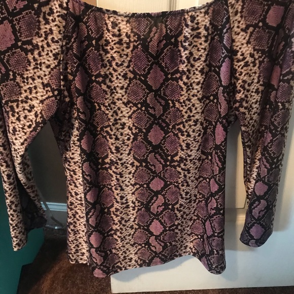 Blouse, top, python print - Picture 3 of 3